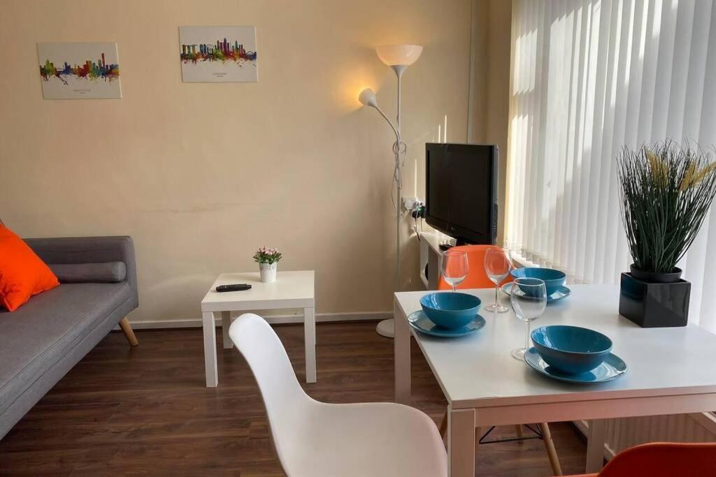 Appartement Conveniently Situated 1Bed Apt In Stretford à Manchester Extérieur photo